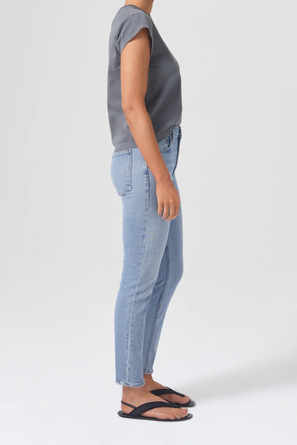 Willow Mid Rise Slim Crop