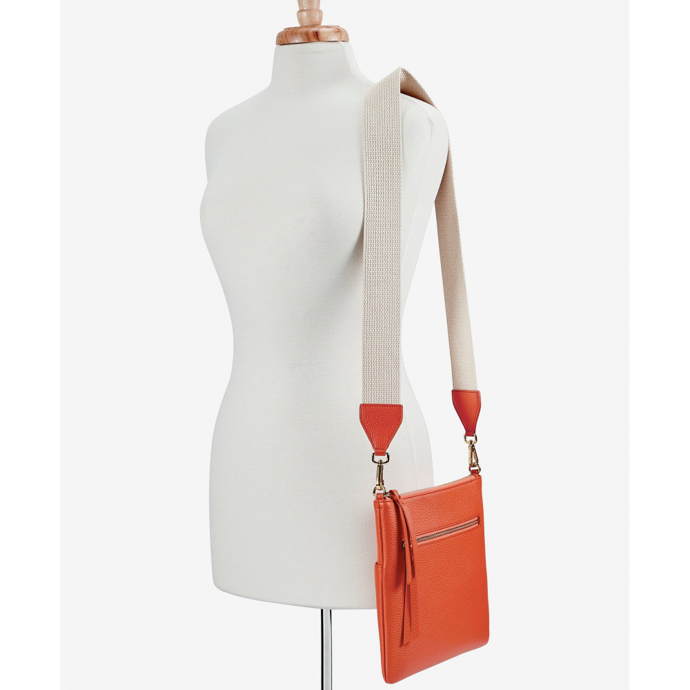 Lucente Messenger Bag