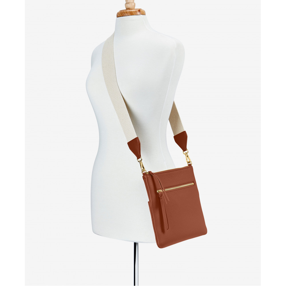 Lucente Messenger Bag